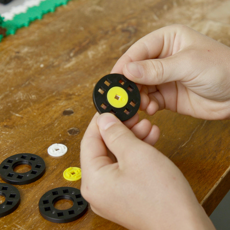 GO! Educational Tub - 2600 pc / 10 baseplates / 40 wheels