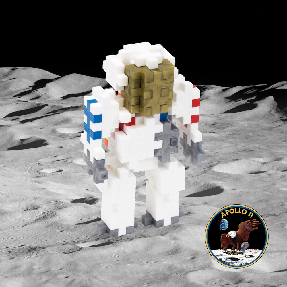 Tube - Astronaut build on the moon surface
