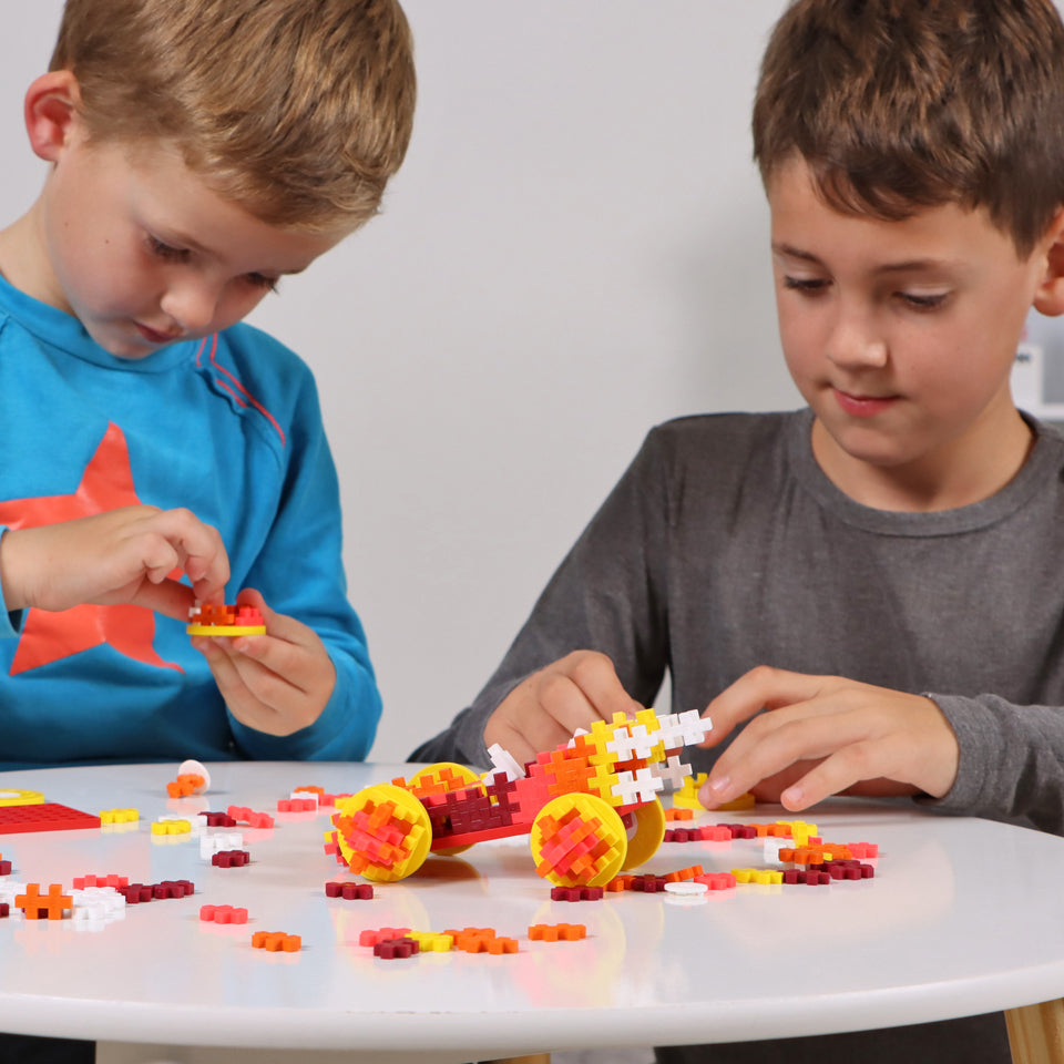 Tube - Color Cars - Fire: two boys building cars